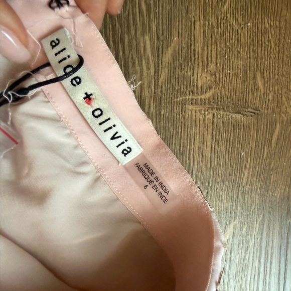 Alice + Olivia sequence skirt - Picture 3 of 8